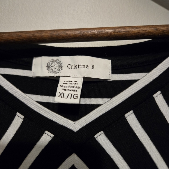 Cristina B Stylish Black and White Striped Short Sleeve Top Casual Size XL - Picture 7 of 7